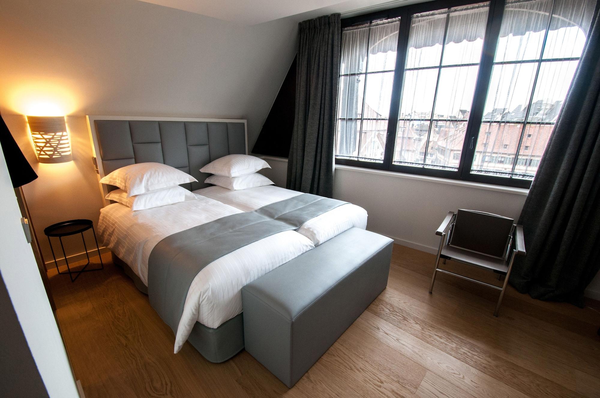 Hotel Pavillon Regent Petite France Estrasburgo Exterior foto A room at the hotel