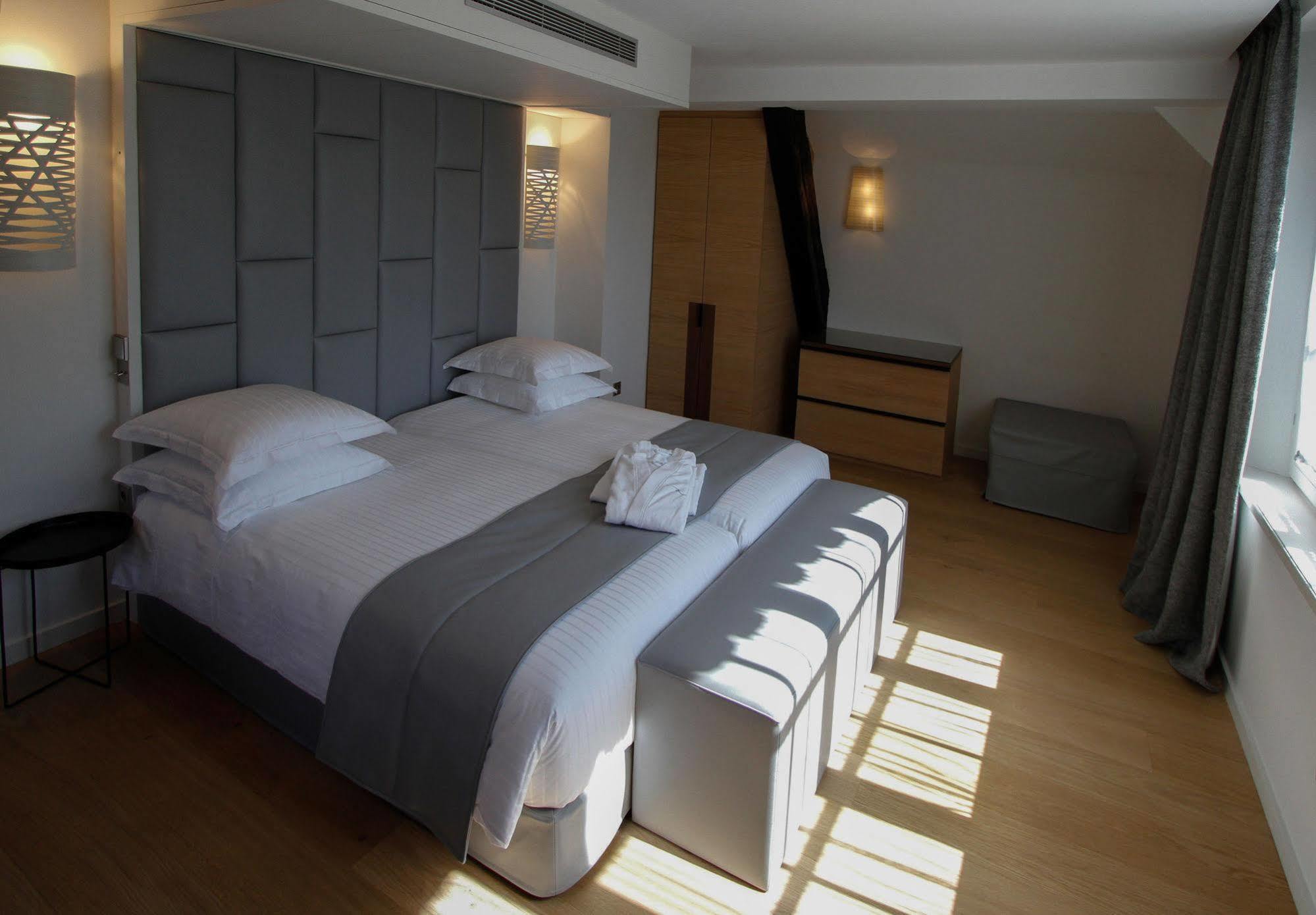 Hotel Pavillon Regent Petite France Estrasburgo Exterior foto A room at the hotel